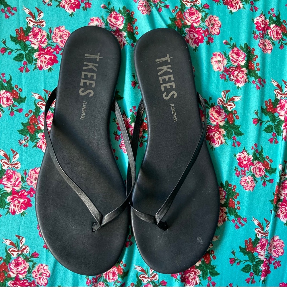 Tkees flip flops